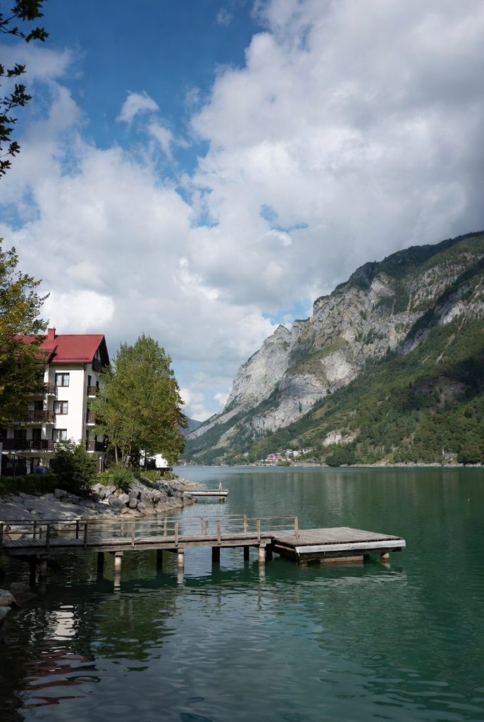 Outdoor Lodge & Resort Marketing | RiverRIse Creative